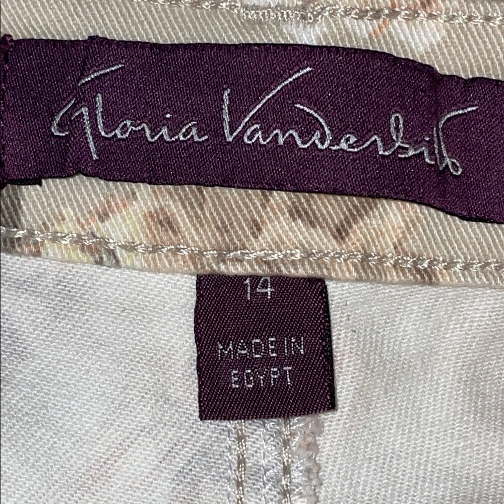 Gloria Vanderbilt Beige Floral Women's Capris. Size 14. - Picture 4 of 10